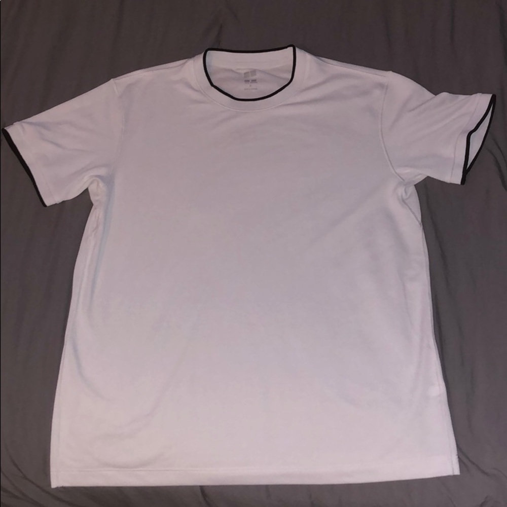 Uniqlo tee